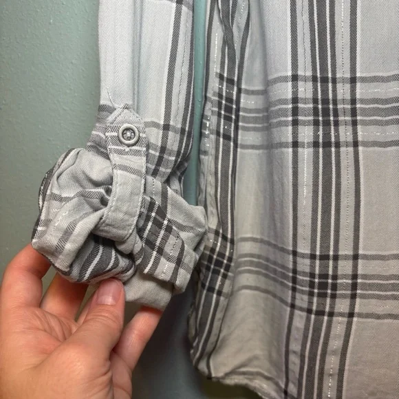 Casual Collection by F&F Plaid Silver and Black Button Down| Size US 6 - Picture 3 of 8